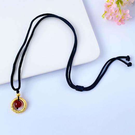 【限时7.5折】【定价黄金】足金 #热卖 #悟空 3D硬金红玛瑙相思豆祥云悟空金箍棒平安扣吊坠调节成品项链(AJ3DDZ00046)（预售产品下单后不退款不退货不换货不补差价） 商品图2