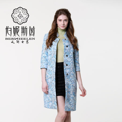 --【伯妮斯茵】161D151--蓝色风衣--长满向日葵的小屋--《生命之美-梵高的花园》 商品图1