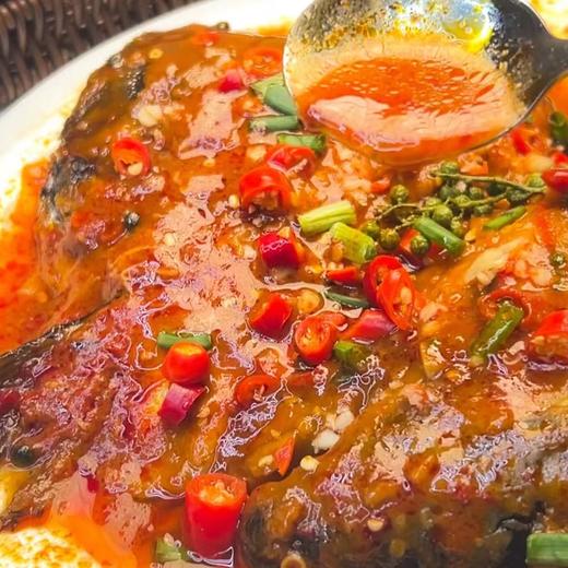 剁椒鱼头 | 精选三文鱼头 活鱼鲜切免调味 鲜味十足 肉质肥美鲜嫩 味香浓郁  轻松搞定美味年菜 商品图7