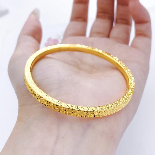 足金999.9 #碎碎冰  【精品】固口空心四方手镯碎碎冰手镯（面宽约3.7-4.1mm，厚度约3.4mm）(AISZ00523)（预售产品下单后不退款不退货不换货不补差价） 商品图3