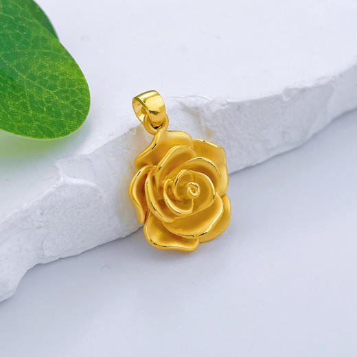【限时7.5折】【定价黄金】足金 3D硬金玫瑰花形吊坠(V3DDZ00201)预售产品下单后不退款不退货不换货不补差价 商品图1