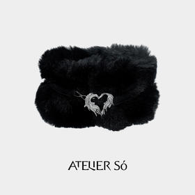 ATELIERSÓ 23SS 皮具系列-爱心长毛围脖（黑）