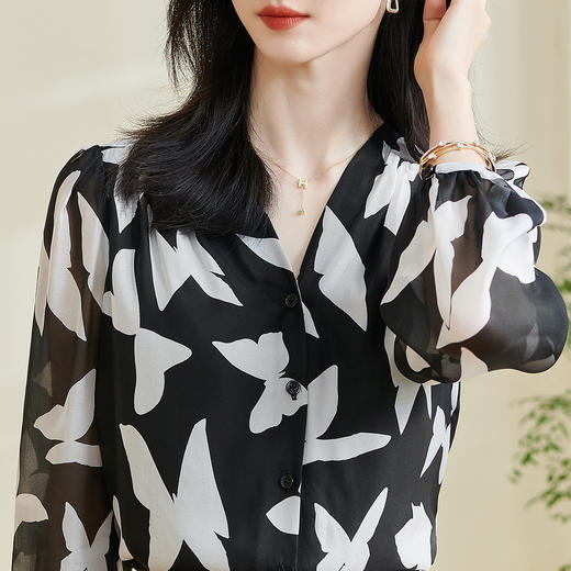 剩S/XL 米思阳【桑蚕丝蝴蝶印花衬衫】2026春季新款时尚优雅气质宽松衬衣0412 商品图4