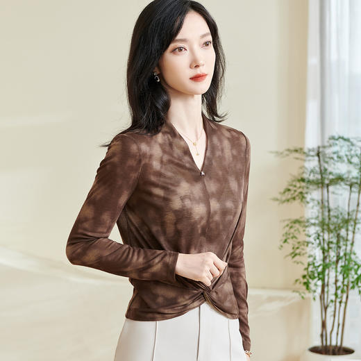 【仅剩S】米思阳【不规则T恤】2025秋季新款时尚气质v领修身百搭小衫0253 商品图5