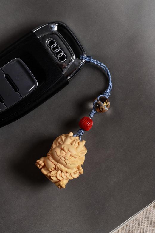 GJXJ0341°钱龙驾到黄杨木手机挂件钥匙挂 商品图0