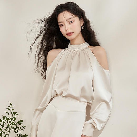 轻奢温柔挂脖两件套女秋季露肩缎面衬衫搭垂感半裙套装V0050545 商品图2