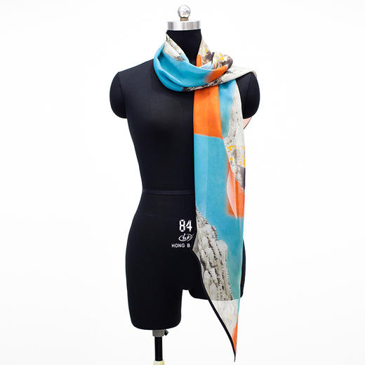 TANGY Collection天意精品2024春季新款联名款敦煌系列晕染民族风100%真丝莨绸包边围巾L241415 商品图3
