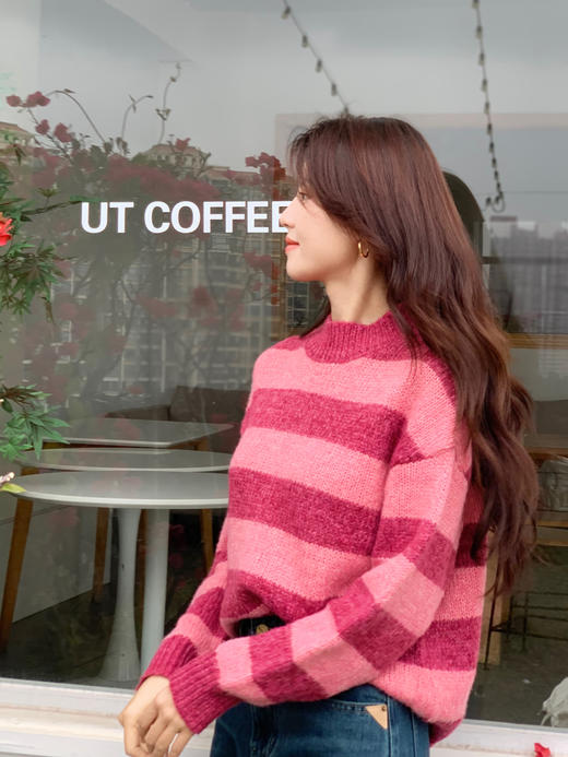 【百图lulu定制】【彩虹毛衣】betu百图 彩色条纹半高领通勤套头宽松毛衣上衣 商品图4