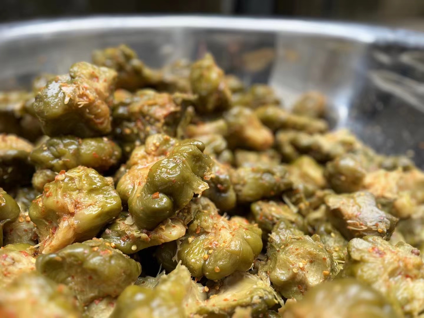 梅和鱼·手工老坛榨菜，浸淡了再炒菜！