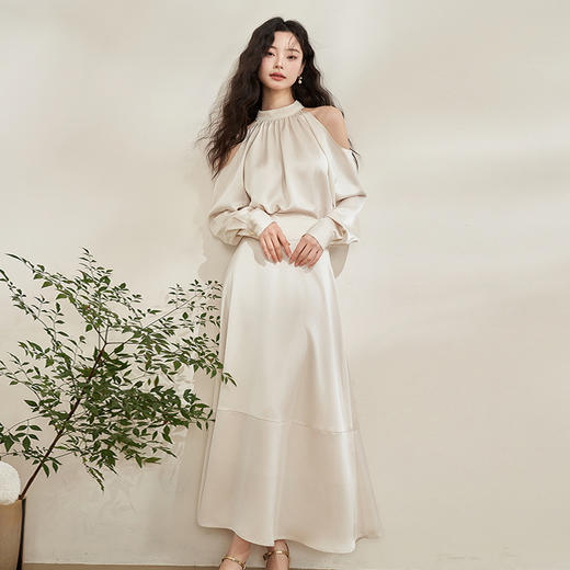 轻奢温柔挂脖两件套女秋季露肩缎面衬衫搭垂感半裙套装V0050545 商品图3