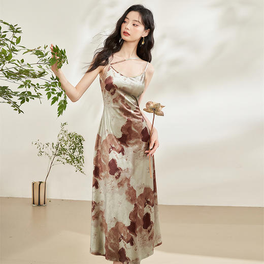 西遇法式气质复古晕染印花连衣裙套装女新款镂空毛衣开衫10340086 商品图3