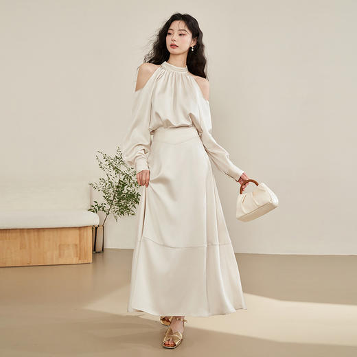 轻奢温柔挂脖两件套女秋季露肩缎面衬衫搭垂感半裙套装V0050545 商品图1