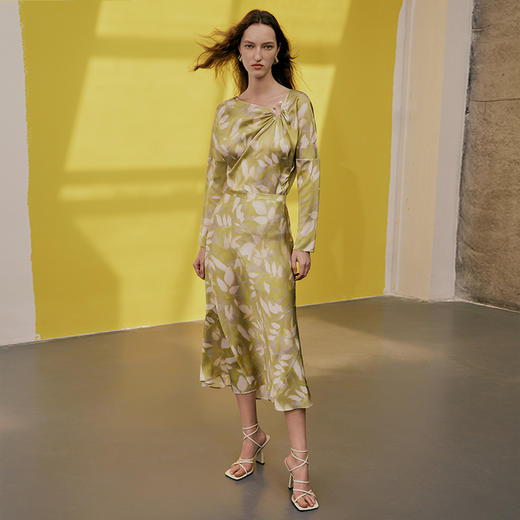 EITIE爱特爱春季新款修身显瘦百搭印花小上衣7313008 商品图1