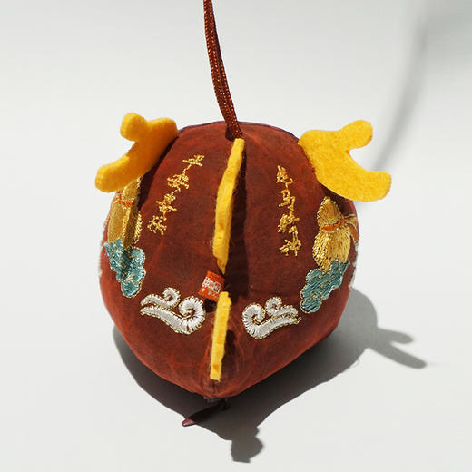 TANGY/天意2024新款莨绸香云纱绣花瑞龙香囊挂饰CL241412 商品图4