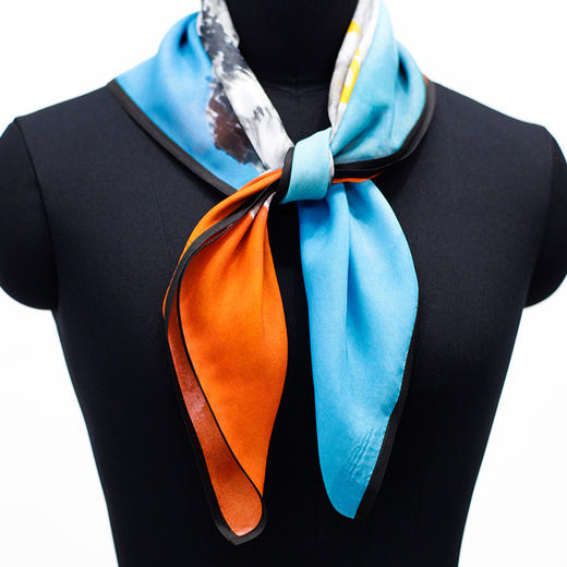 TANGY Collection天意精品2024春季新款联名款敦煌系列莨绸香云纱包边方巾L241413 商品图4