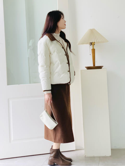 【百图lulu定制】【爆款返场392元】【高知羽绒服】betu百图女装撞色翻领气质轻薄短款羽绒服外套 商品图5