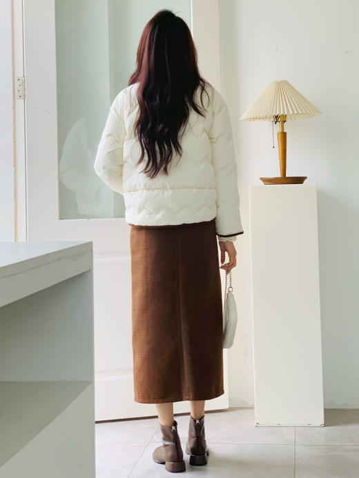 【百图lulu定制】【爆款返场392元】【高知羽绒服】betu百图女装撞色翻领气质轻薄短款羽绒服外套 商品图7