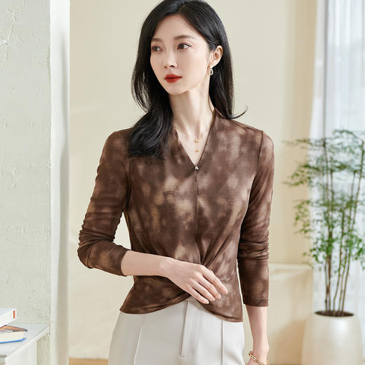 【仅剩S】米思阳【不规则T恤】2025秋季新款时尚气质v领修身百搭小衫0253 商品图0