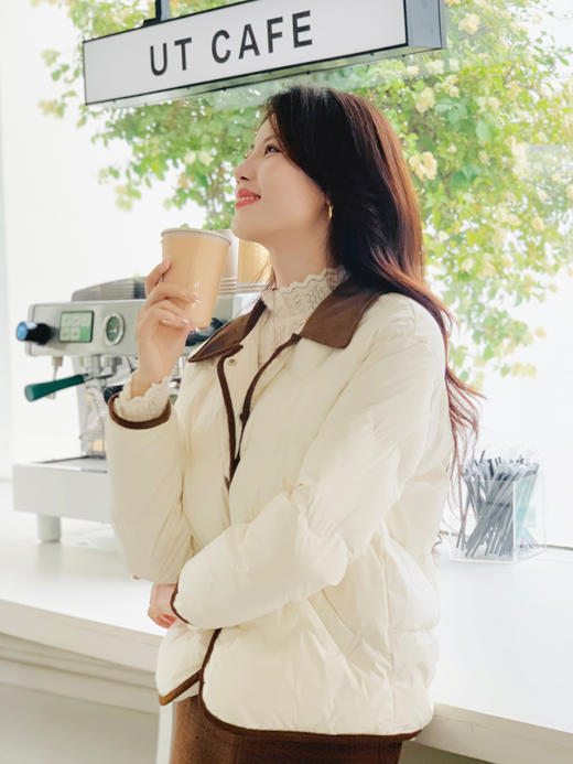 【百图lulu定制】【爆款返场392元】【高知羽绒服】betu百图女装撞色翻领气质轻薄短款羽绒服外套 商品图8