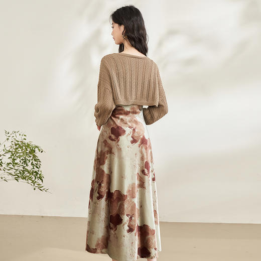 西遇法式气质复古晕染印花连衣裙套装女新款镂空毛衣开衫10340086 商品图4