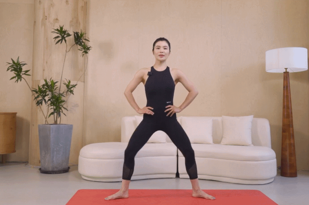 女性开始衰老时，下半身会出现4个征兆，希望你一个也不占！