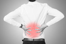 这三种症状，是腰在求救！赶紧艾灸这几个穴位养护