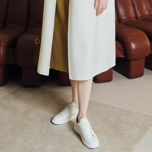 Julia Heuer 简约时髦平底休闲小白鞋 商品图4