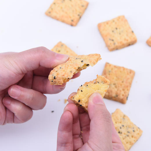 「烘焙食研室」咸蛋黄方块酥 商品图1