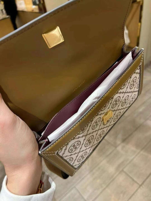 Tory Burch T monogram 小号风琴包，采用经典logo老花➕牛皮包边 商品图2