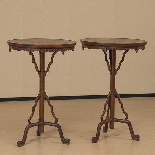 民国 黄花梨镶瘿木独柱圆台（一对） 商品图4