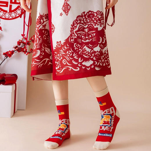 （春节不打烊）龙年福袜 2盒送一双（共9双）｜ 喜庆迎大年 自用送礼 男女中筒棉红袜 商品图5