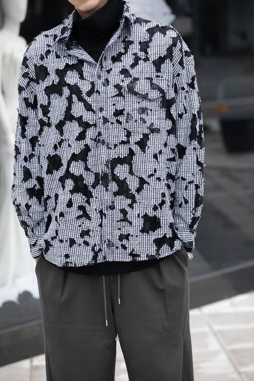 S33582138复古镂空格纹长袖衬衫 商品图1