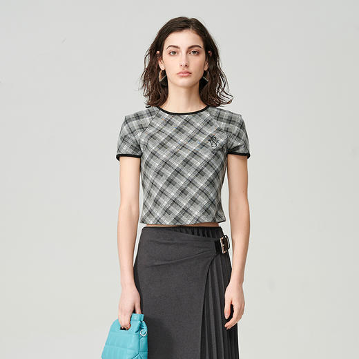 SELFWHO 黑色格子T恤女2024新款春学院风圆领百搭插肩设计感上衣 商品图2