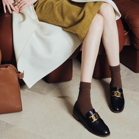 Julia Heuer 换季就穿饰扣粗跟乐福鞋