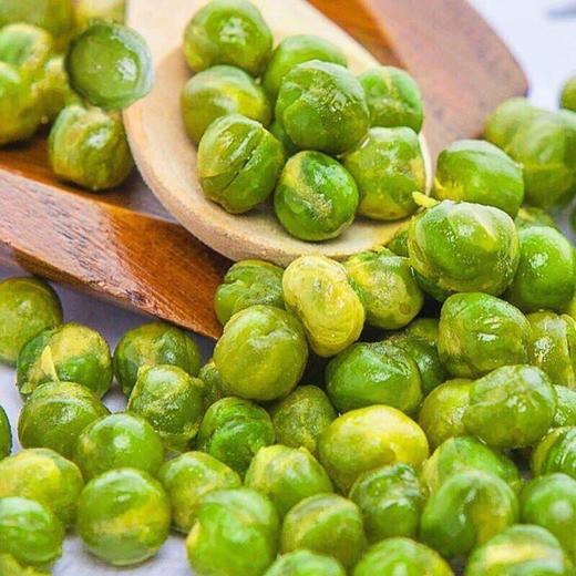 觅食严选【39.9到手100包！美国青豌豆】青葱翌滴，香香脆脆不油腻！青豆豌豆子休闲网红零食茶点独立小包装香辣蒜香牛肉味茶点炒货 商品图1
