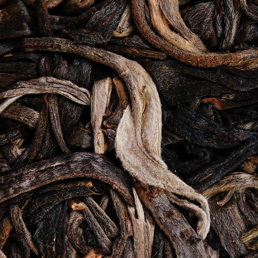 10月21日中午12点【两人团】【黑孔雀】【单饼装】2018年云南易武拼配普洱生茶集齐七村八寨 还原大易武滋味 五年陈化 一飞冲天 内含357g茶 商品图2