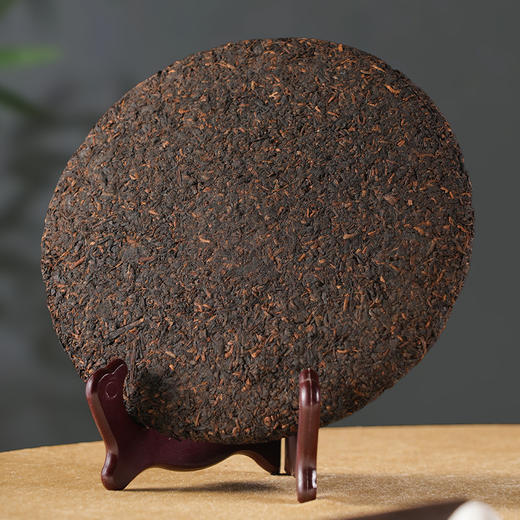 【觅食严选！云南普洱茶熟茶饼礼盒套装】入口鲜活，回甘悠长，香气清醇，一杯好茶敬知己，雅意自在杯中留，357g茶叶过年礼品商务送礼伴手礼年货 商品图2