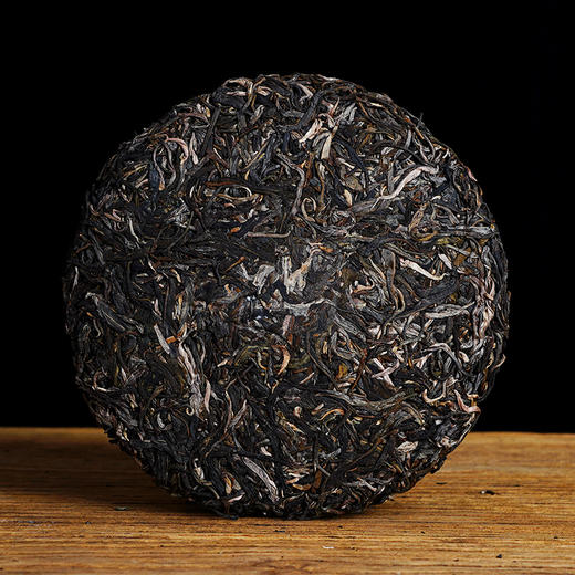 10月21日中午12点【两人团】【黑孔雀】【单饼装】2018年云南易武拼配普洱生茶集齐七村八寨 还原大易武滋味 五年陈化 一飞冲天 内含357g茶 商品图4
