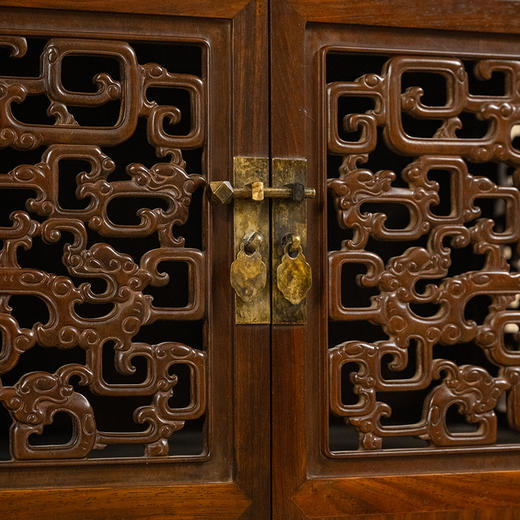 二十世纪 红木透雕螭龙纹方角柜（一对） 商品图2