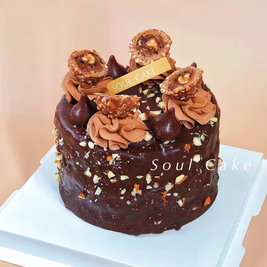 梦龙·黑巧脆皮榛子蛋糕3