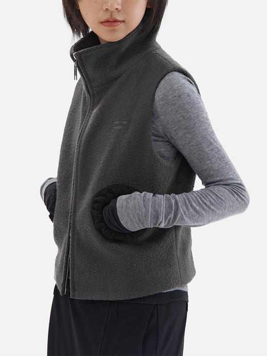 灰黑拼色羊毛圈圈口袋双拉链修身短马甲 商品图0