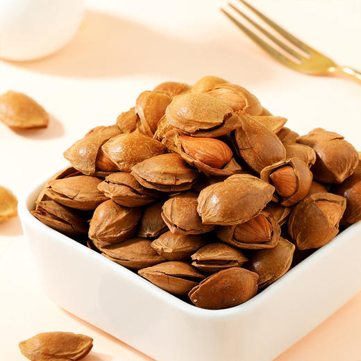 【觅食严选！坚果大礼包礼盒装】炭烧腰果 小白杏 炒米 蒜香青豆 山楂条 高粱怡 紫薯仔 蟹黄瓜子仁 双色果罐头零食每日坚果混合干果炒货年货春节送礼 商品图3