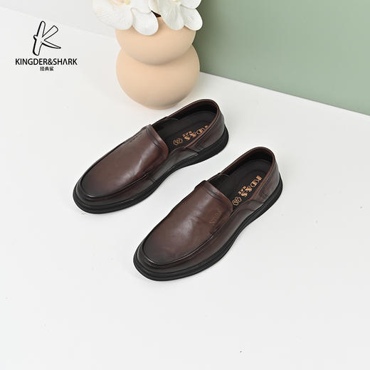 2024经典鲨春季新款一脚蹬牛皮革时尚男士皮鞋KW74-D14021 商品图2