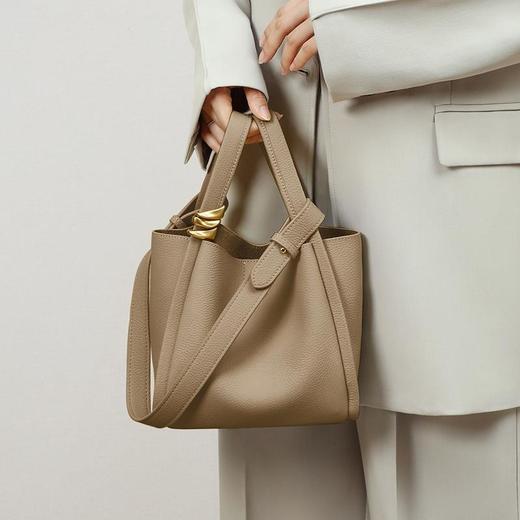 Viney包包2023新款包包女包水桶包秋冬单肩大容量真皮手提菜篮子 商品图1