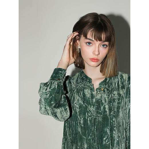 【有赞】COCOBELLA竹叶拓印国风丝绒连衣裙手缝盘扣压褶衬衫裙FR0002 商品图1