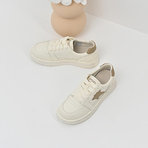 2024经典鲨春季女鞋新款星星设计感时尚小白鞋KW279-D17081 商品图2