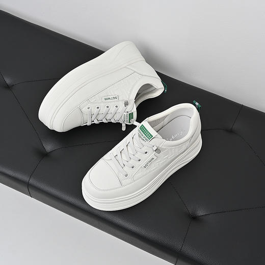 2024经典鲨春季女鞋新款经典厚底牛皮革小白鞋KW160-D17051 商品图2