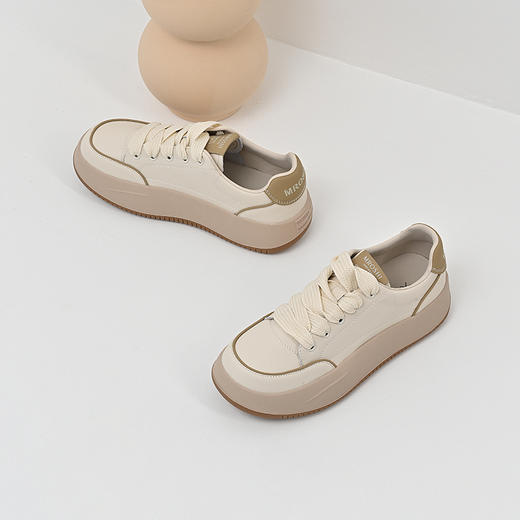 2024经典鲨春季女士新款拼色线条感时尚小白鞋KW316-D17021 商品图1