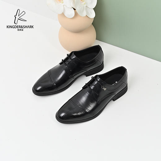 2024经典鲨春季新款时尚男士正装带跟牛皮革皮鞋KW251-D14011 商品图0