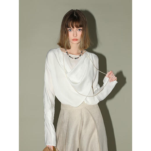 【秒杀】COCOBELLA设计感荡领缎面衬衫精致围巾领温柔通勤衬衫SR0007 商品图1